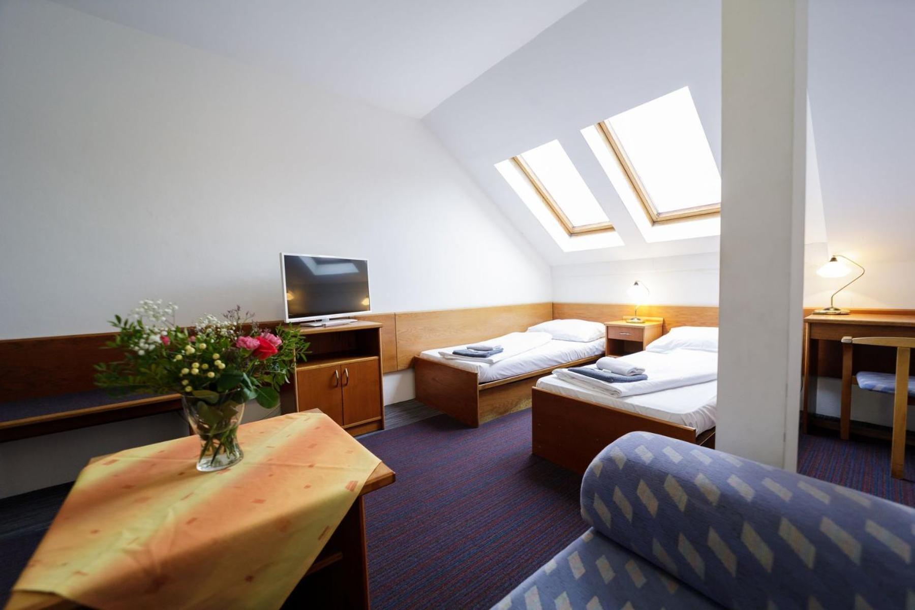 Hotel Peliny Chocen Экстерьер фото