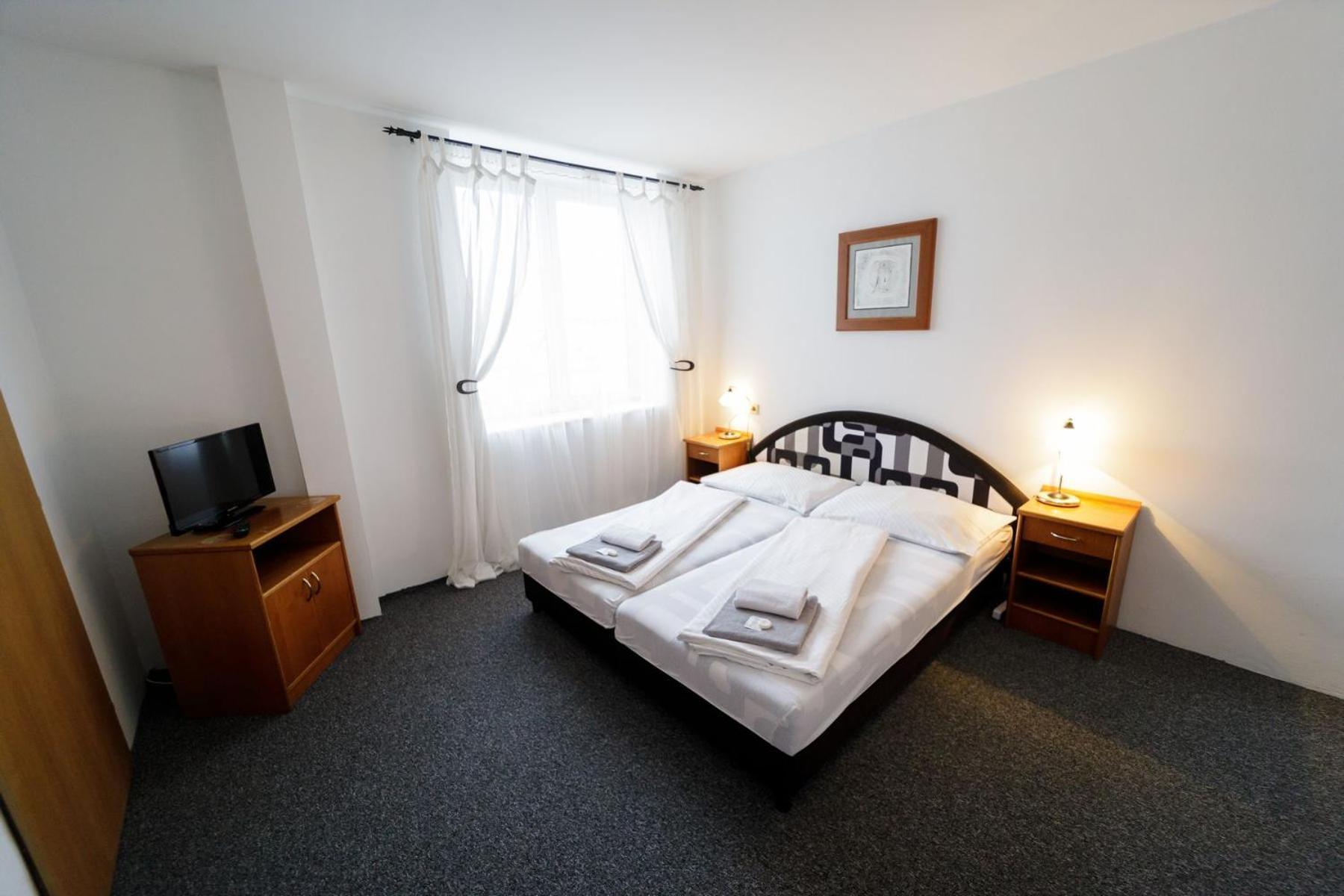 Hotel Peliny Chocen Экстерьер фото