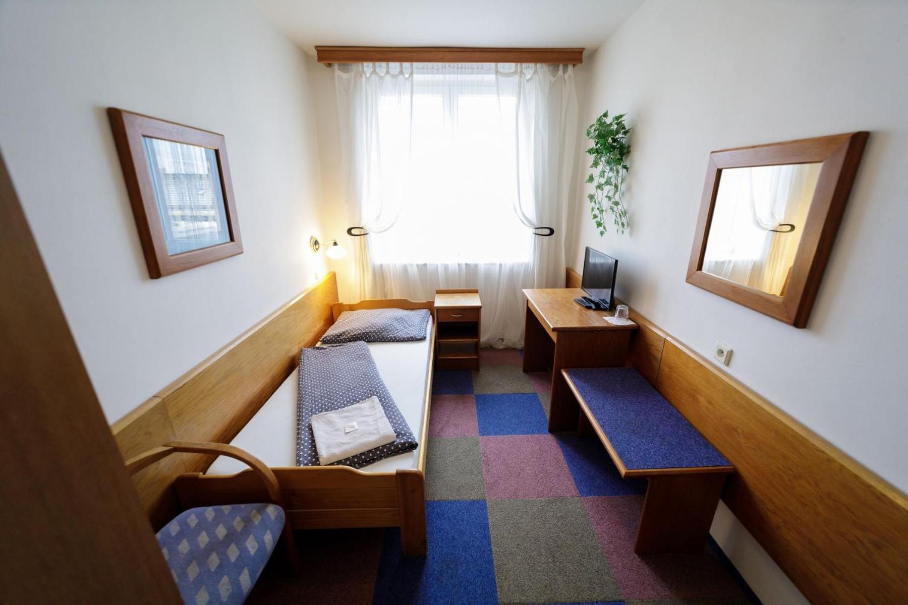 Hotel Peliny Chocen Экстерьер фото